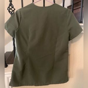 Figs Women’s Moss Catarina - one pocket scrub top